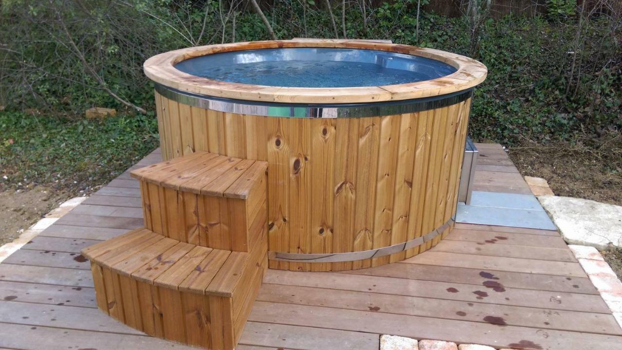 Spa Cabanon De Charme - Le Garagai Meyreuil Buitenkant foto